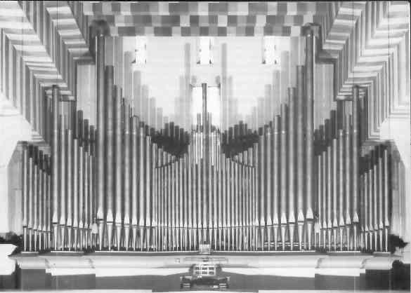 Die Steinmeyer Orgel in der Mariannhiller Herz - Jesu - Kirche zu Würzburg.