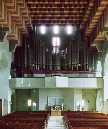 Die Orgel im Kirchenraum